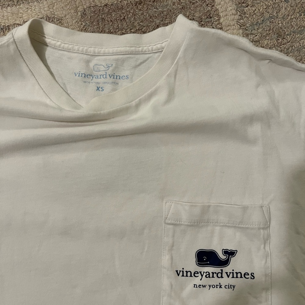 NYC Vineyard Vines Cream Short Sleeve pocket Tee